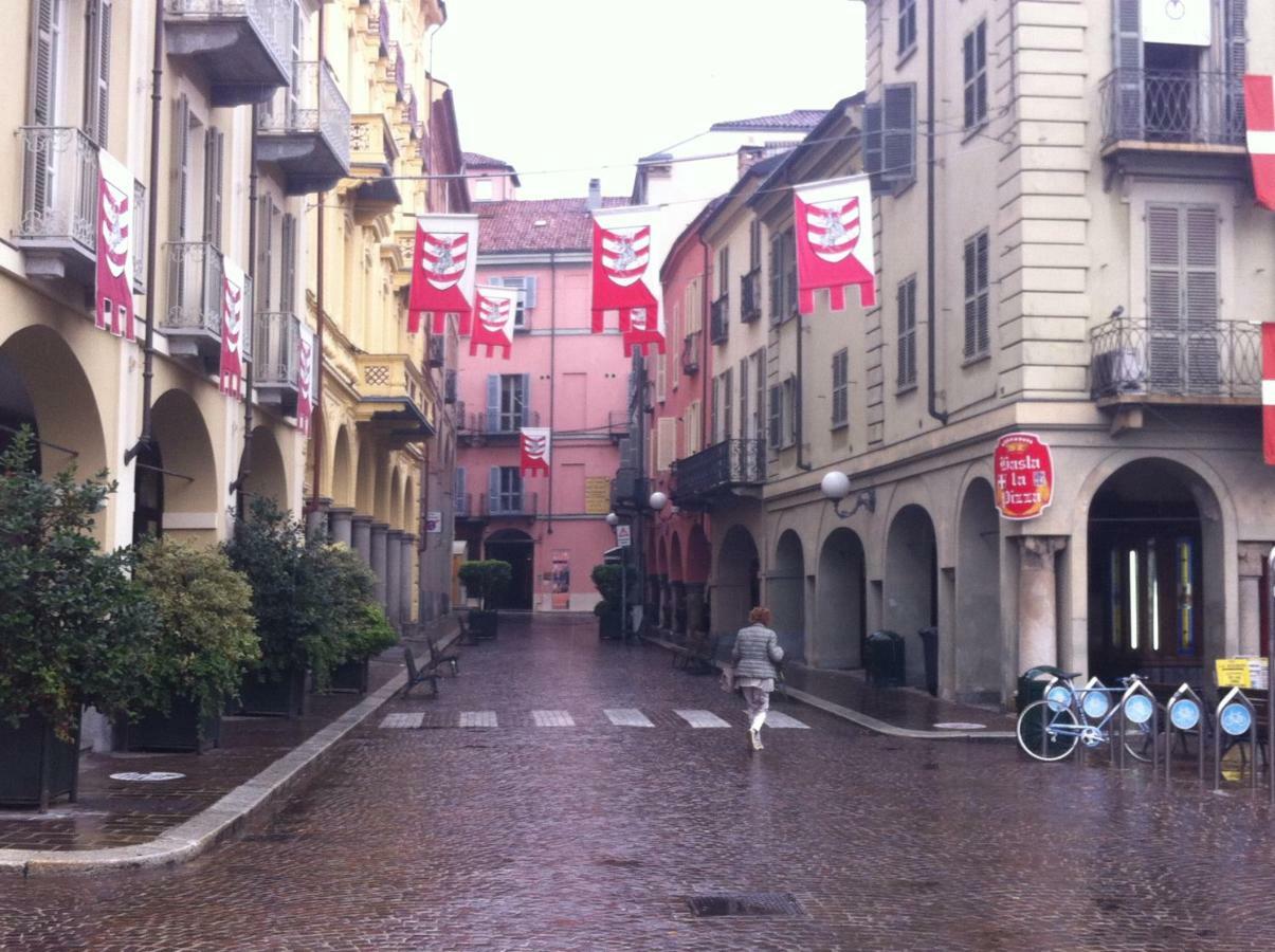 Appartamento In Centro Storico Asti Exterior photo