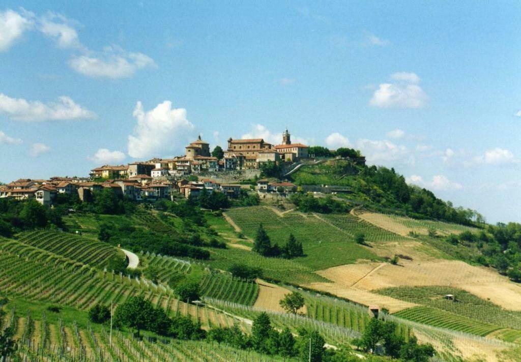 Appartamento In Centro Storico Asti Exterior photo